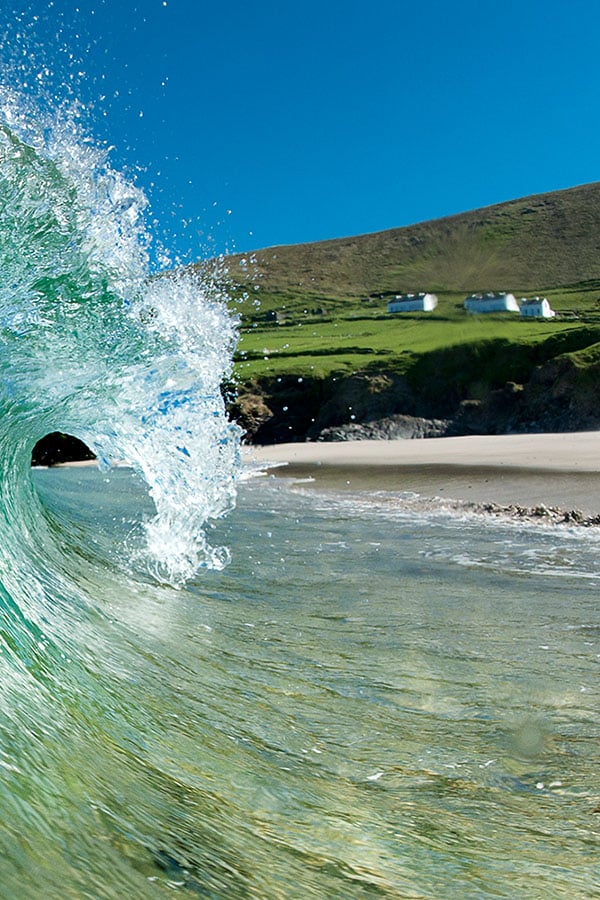 600x900 0022 Rolling wave and cottages
