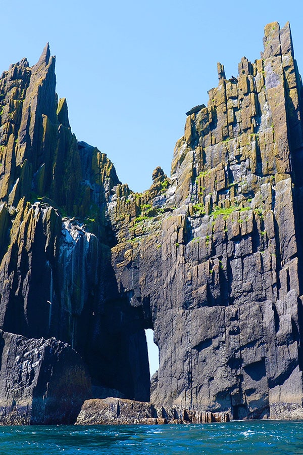 600x900 0023 Cliff peaks and sea