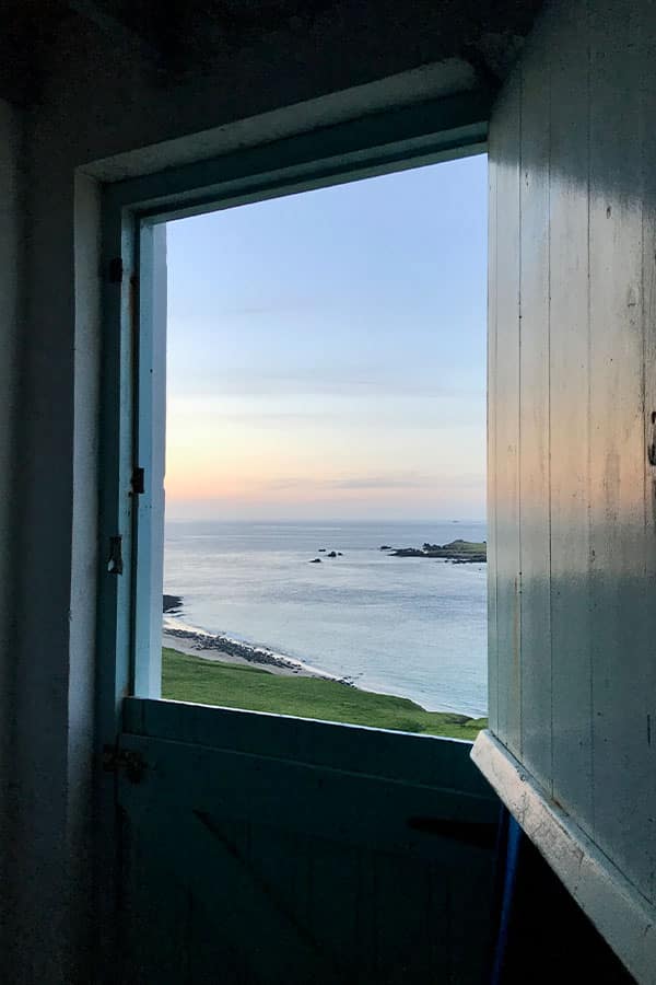 Tigh O'Se cottage window