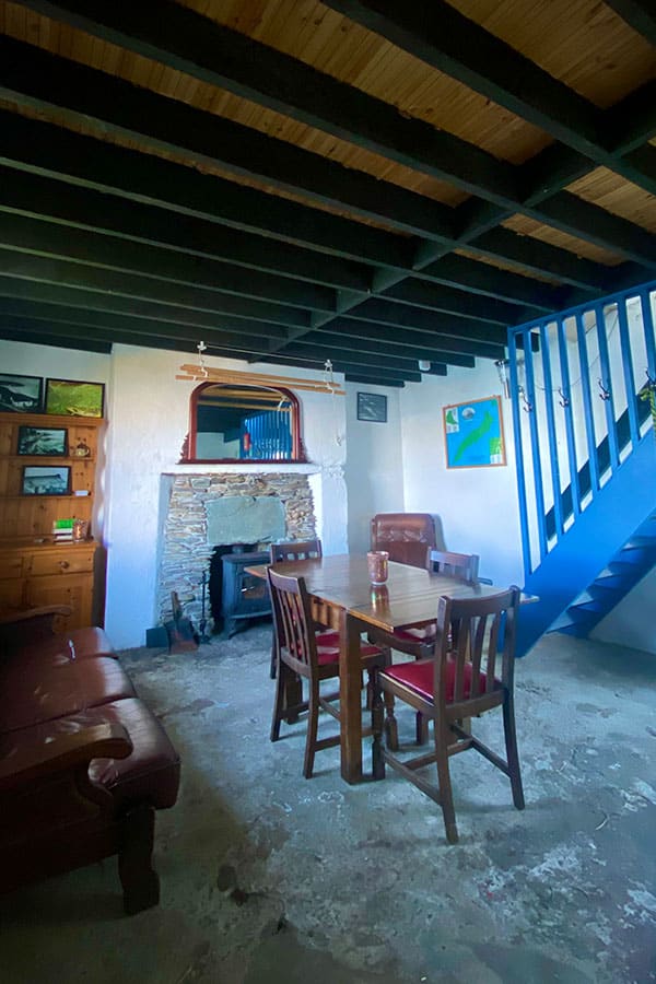 Tigh O'Se cottage living area