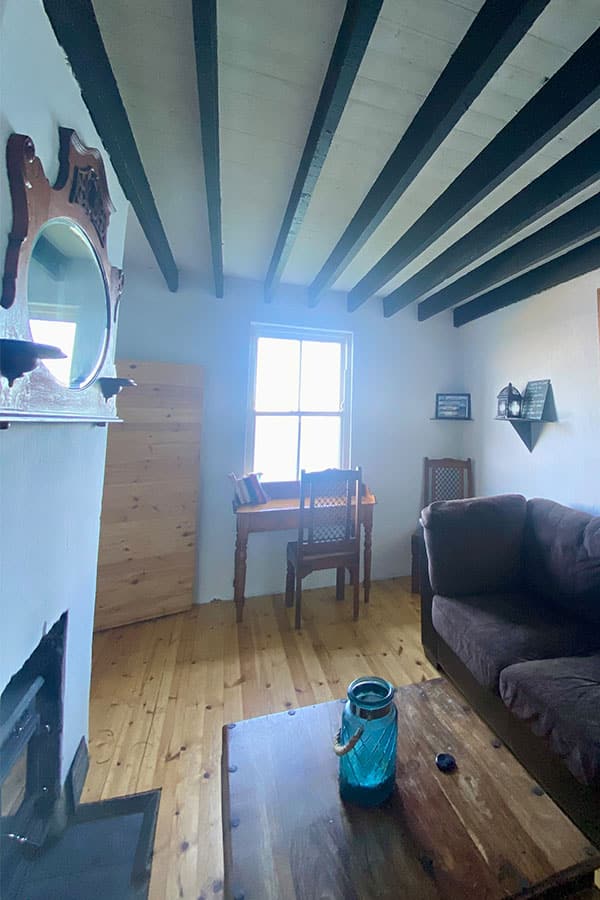 Tigh O'Se cottage interior
